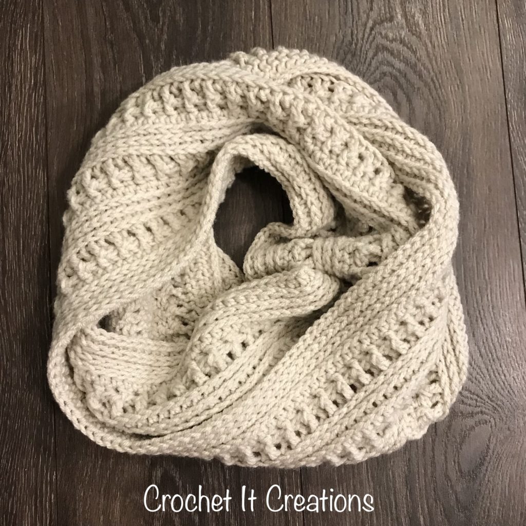 how to crochet an infinity scarf