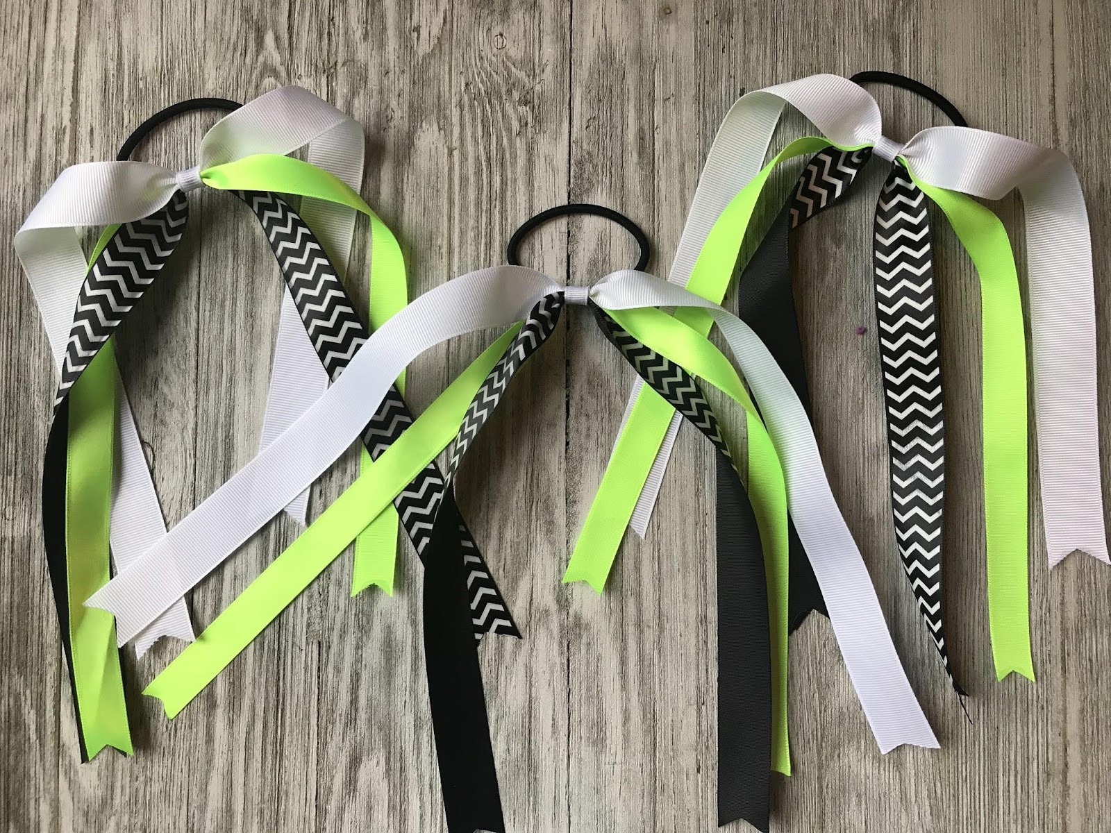 Easy Way to Make Ponytail Bows - Crochet It Creations