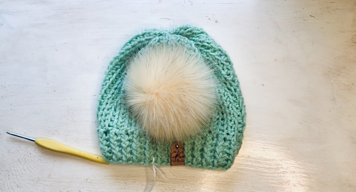2 Ways to Attach a Pom Pom to a Beanie - Crochet It Creations